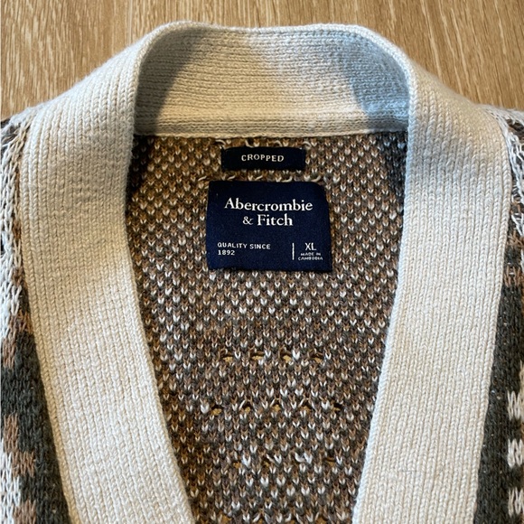 Abercrombie & Fitch Crop Fit Cardigan Size XL - Picture 2 of 2